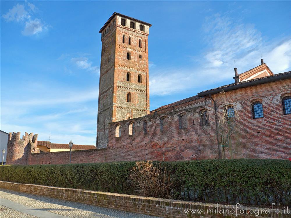 San Nazzaro Sesia (Novara) - Lato settentrionale dell'Abbazia dei Santi Nazario e Celso